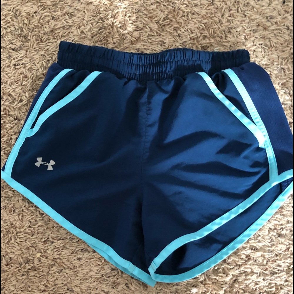 ⭕️ under amour girls running shorts